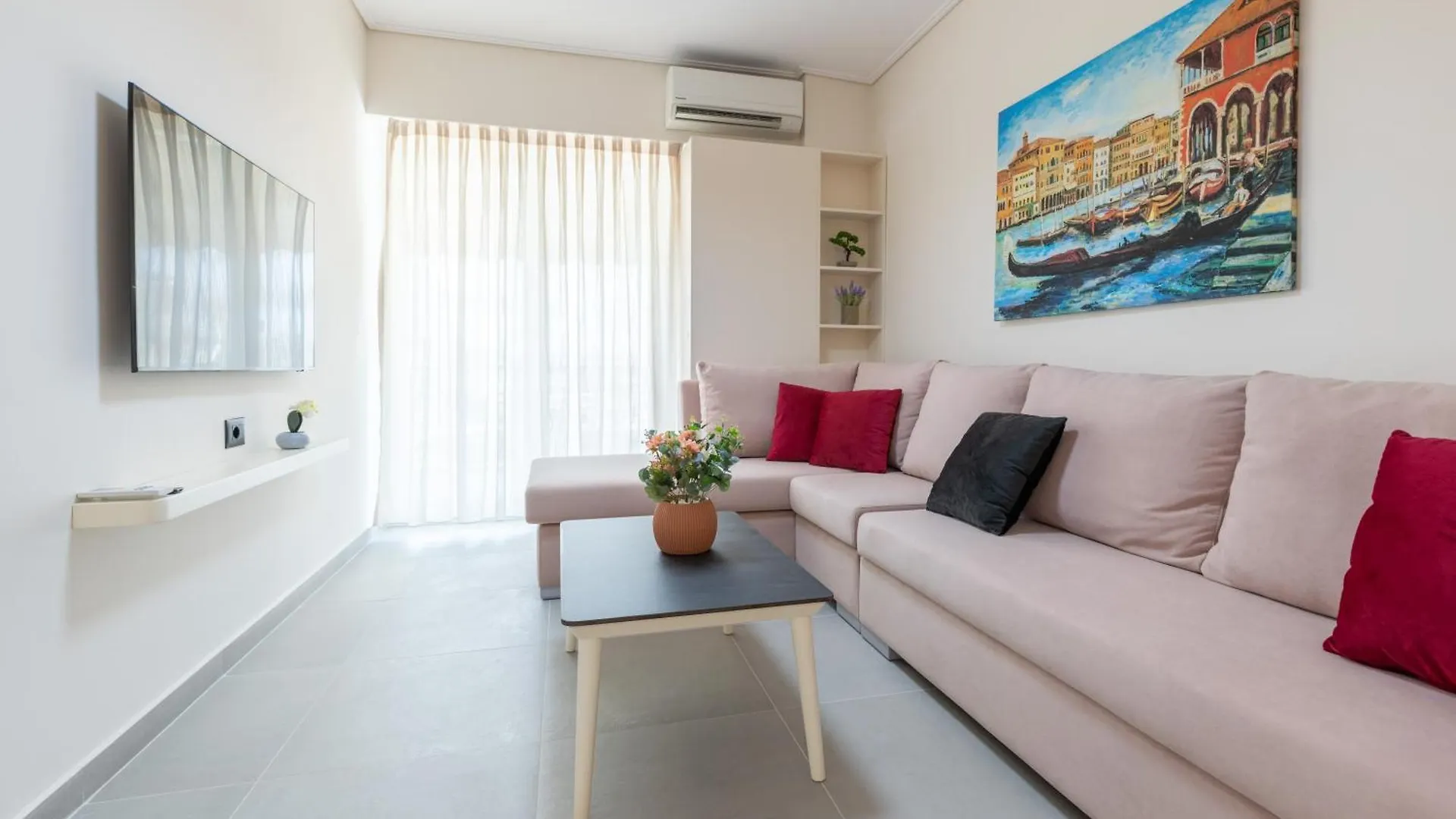 The View - Ruby, Luxury, Central Sarande Apartment